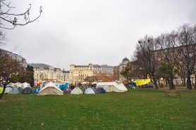 Das Camp der Geflüchteten neben der Universtität Wien im Sigmund-Freud Park
